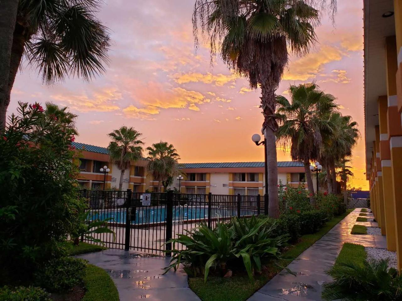 Garnet Inn & Suites Orlando Dış mekan fotoğraf